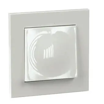 Begränsad tid STRÖMBRYTARE ELKO PLUS TRAPP VIT