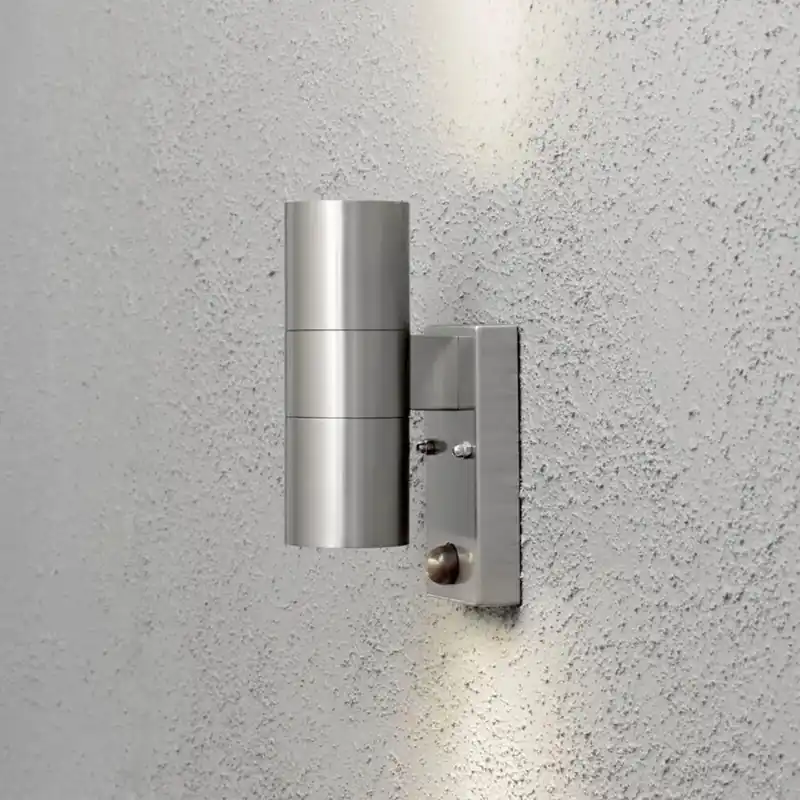 Billigare Modena Vägglykta Upp/Ned Med Rörelsevakt PIR GU10 230-240V IP44 Rostfritt Konstsmide