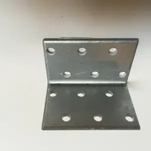 Handla nu VINKELBESLAG 2.5X40X40X60 MM HECO